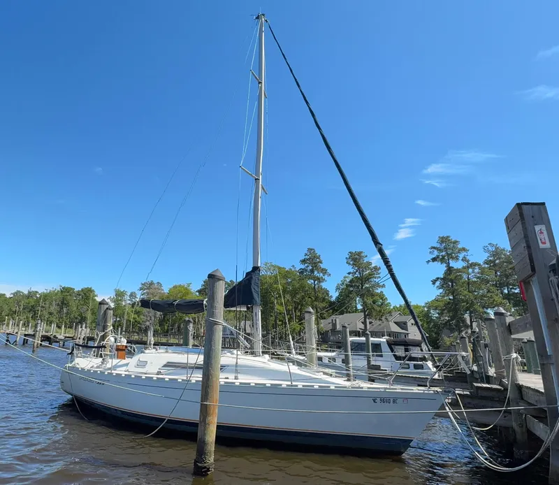 Slide: The Image of 1985 Beneteau First 325 - 13