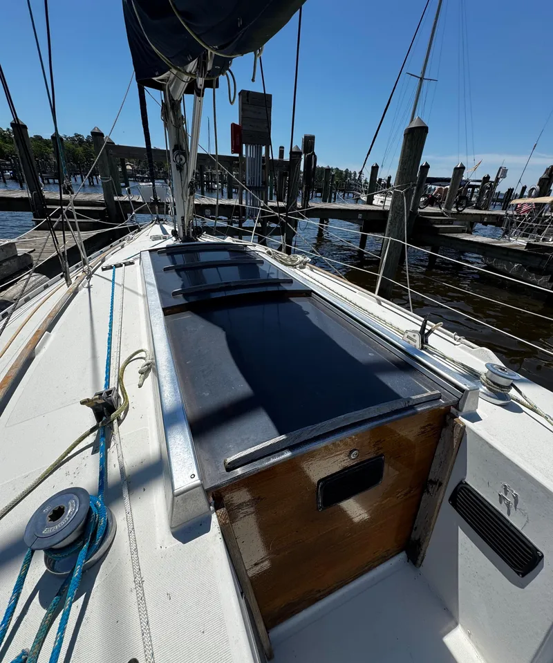 Slide: The Image of 1985 Beneteau First 325 - 20