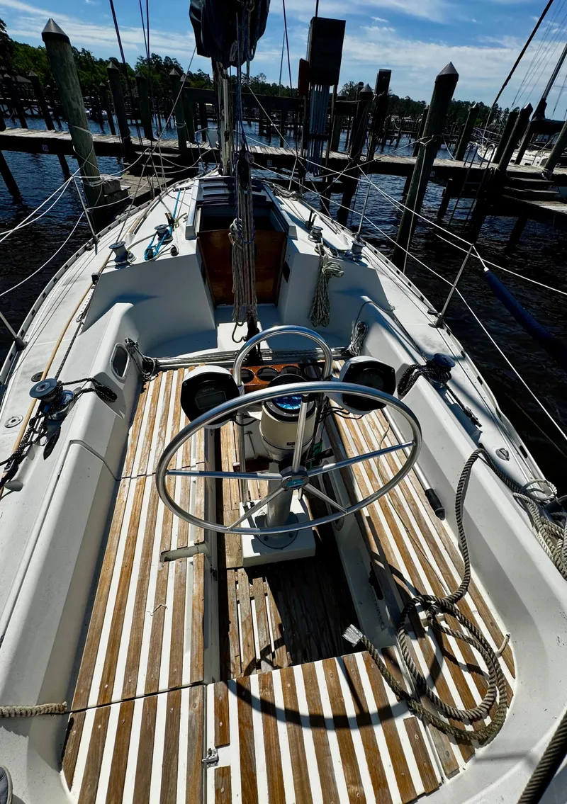 Slide: The Image of 1985 Beneteau First 325 - 25