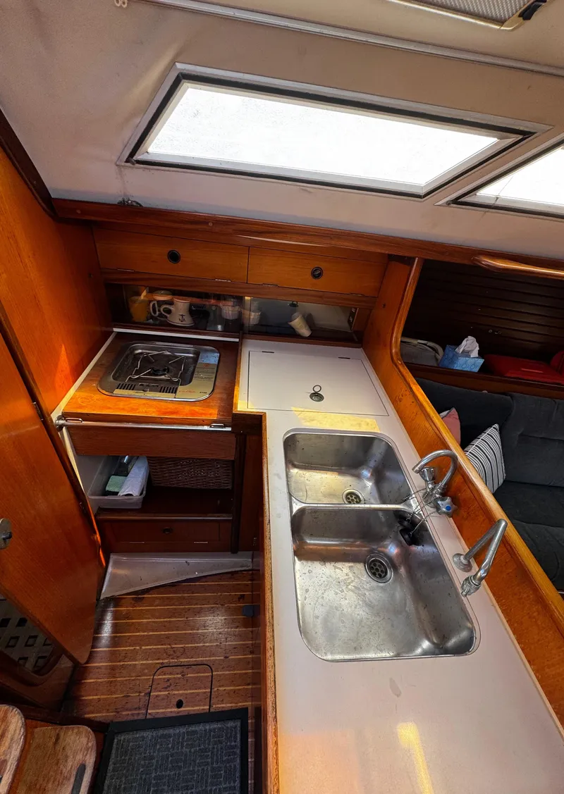 Slide: The Image of 1985 Beneteau First 325 - 38