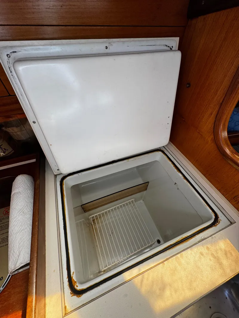 Slide: The Image of 1985 Beneteau First 325 - 40