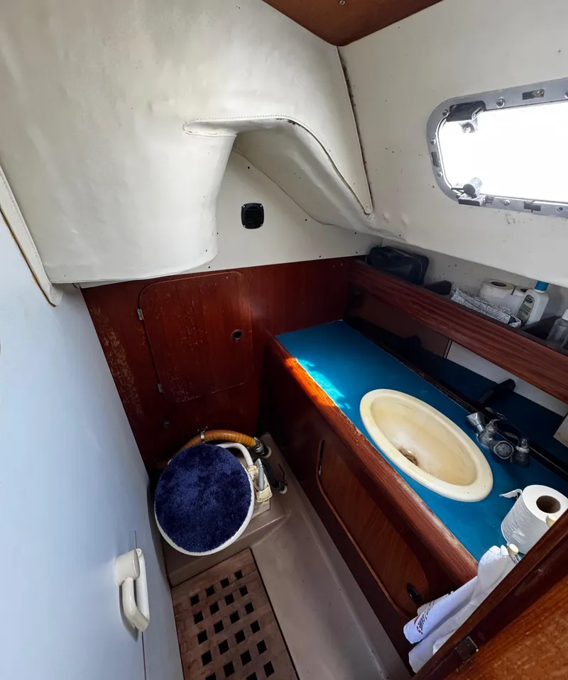 Slide: The Image of 1985 Beneteau First 325 - 44