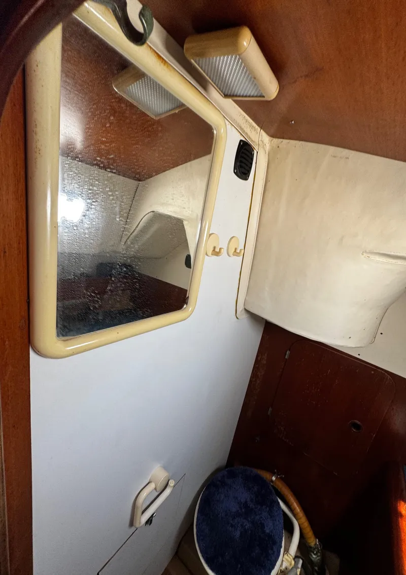 Slide: The Image of 1985 Beneteau First 325 - 46