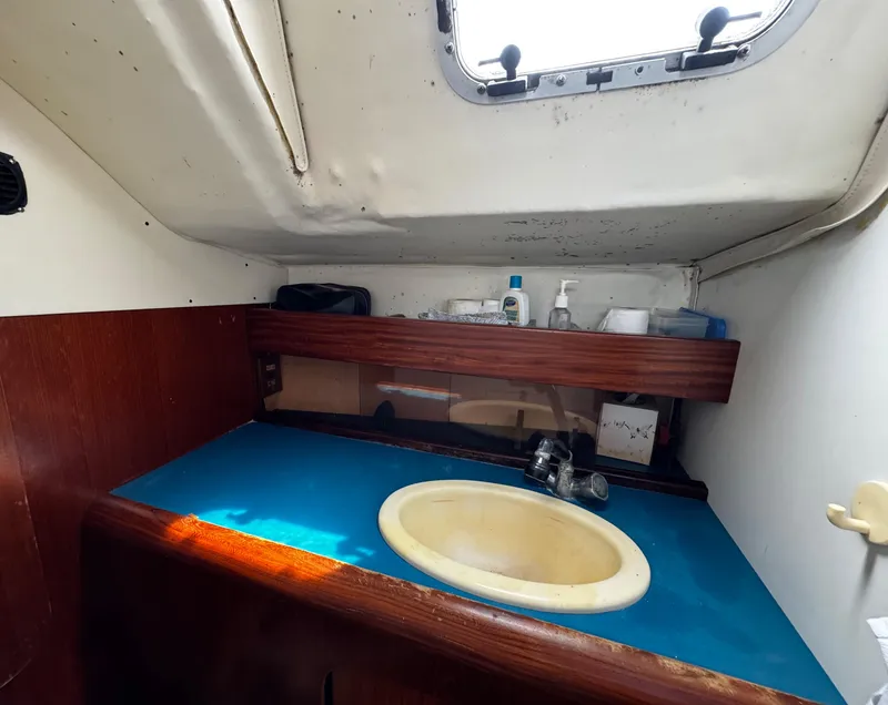 Slide: The Image of 1985 Beneteau First 325 - 47