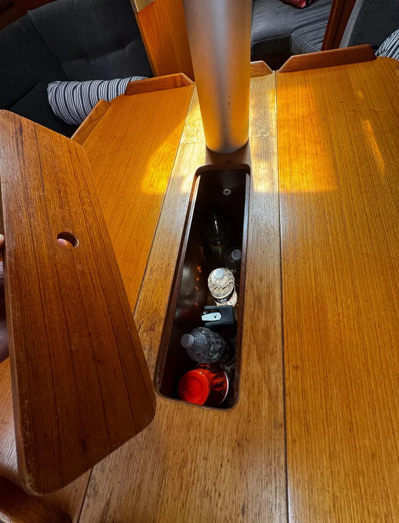 Slide: The Image of 1985 Beneteau First 325 - 50