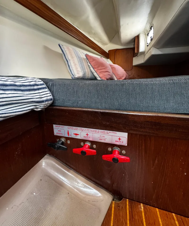 Slide: The Image of 1985 Beneteau First 325 - 51