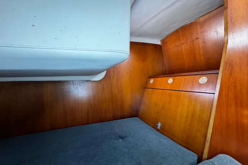 Slide: The Image of Beneteau First 325 1985 - 53