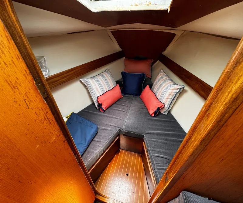 Slide: The Image of 1985 Beneteau First 325 - 54