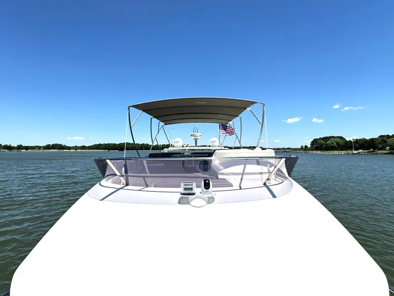 Slide: The Image of Front view of a 2017 Prestige 500 yacht on a sunny day, with clear blue skies. - 36