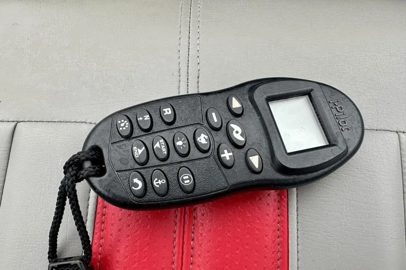 Slide: The Image of Ranger Fisherman 619VS 2010 - 15