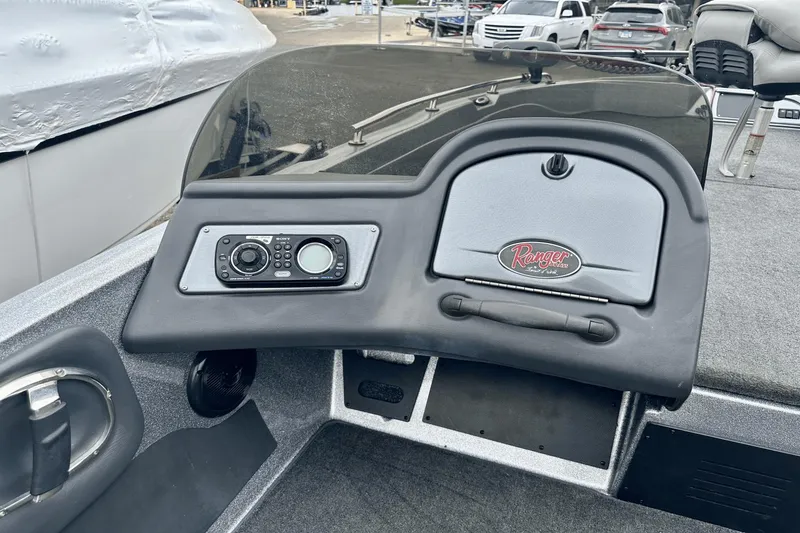 Slide: The Image of Ranger Fisherman 619VS 2010 - 27