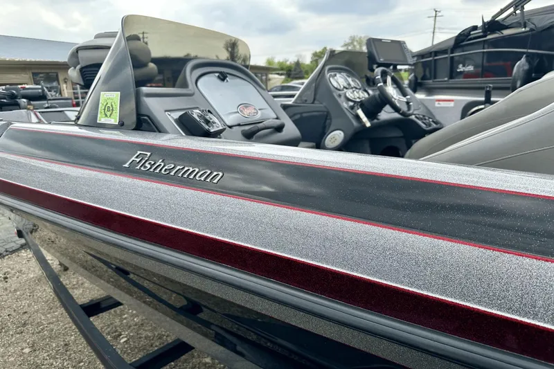 Slide: The Image of Ranger Fisherman 619VS 2010 - 3