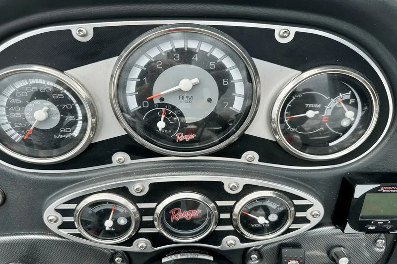 Slide: The Image of Ranger Fisherman 619VS 2010 - 40