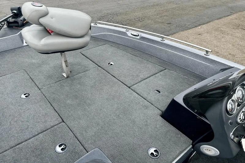 Slide: The Image of Ranger Fisherman 619VS 2010 - 7