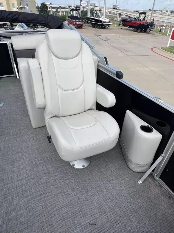 Slide: The Image of Sylvan Mirage 8522 LZ 2024 - 12