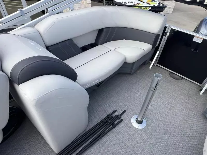 Slide: The Image of Sylvan Mirage 8522 LZ 2024 - 15