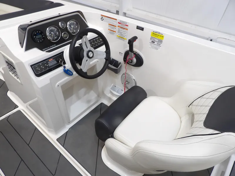 Slide: The Image of Bayliner DX2050 2020 - 16