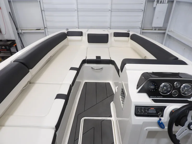 Slide: The Image of Bayliner DX2050 2020 - 19