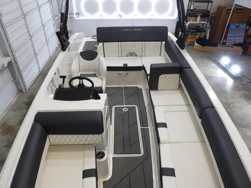 Slide: The Image of Bayliner DX2050 2020 - 22