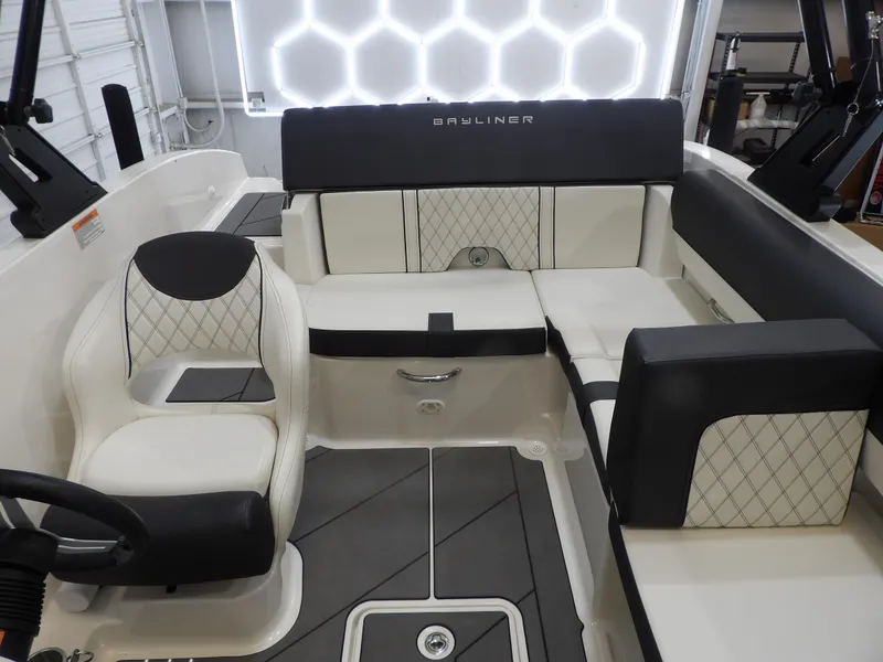 Slide: The Image of Bayliner DX2050 2020 - 23