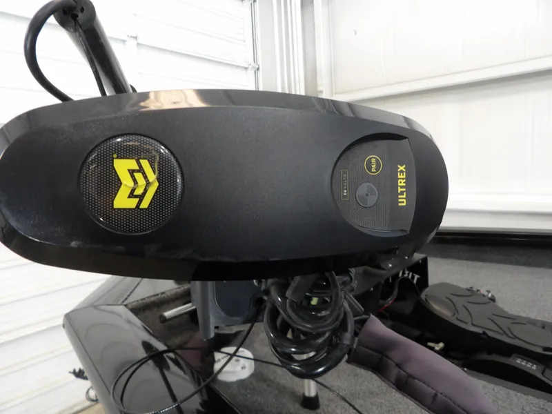 Slide: The Image of 2023 Tracker PRO190TX boat with Ultrex trolling motor detail. - 17