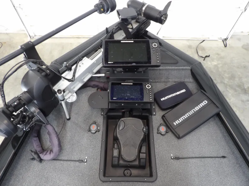 Slide: The Image of 2023 Tracker PRO190TX boat dashboard with Humminbird electronics and trolling motor. - 19