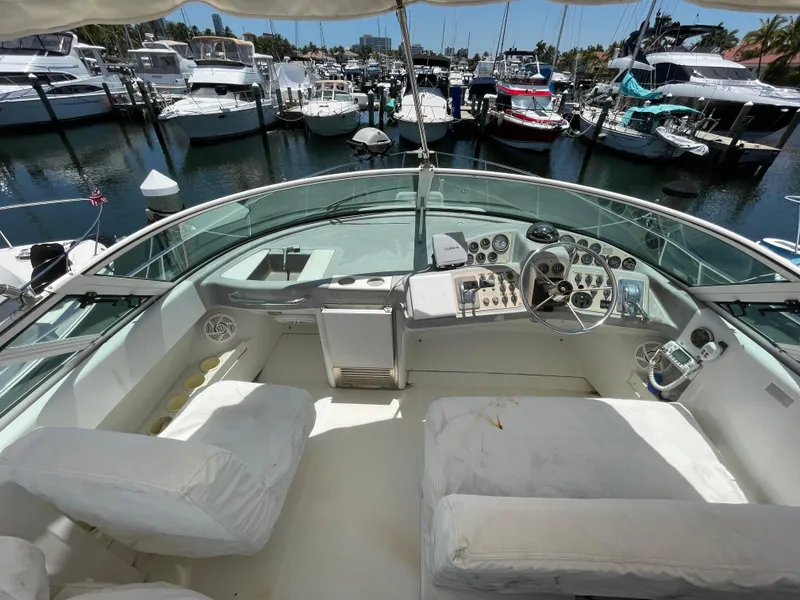 Slide: The Image of Carver 350 Mariner 1999 - 21