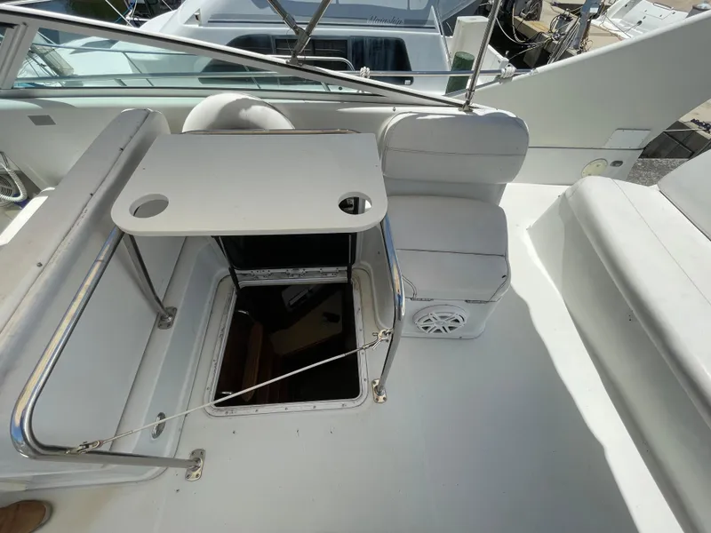 Slide: The Image of Carver 350 Mariner 1999 - 25