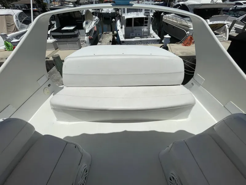 Slide: The Image of Carver 350 Mariner 1999 - 27