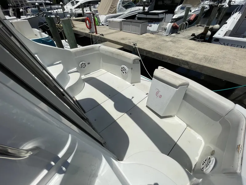 Slide: The Image of Carver 350 Mariner 1999 - 30