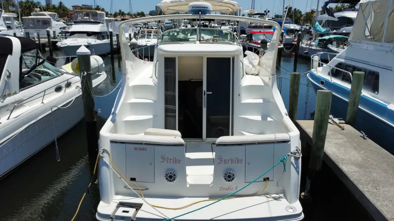 Slide: The Image of Carver 350 Mariner 1999 - 32