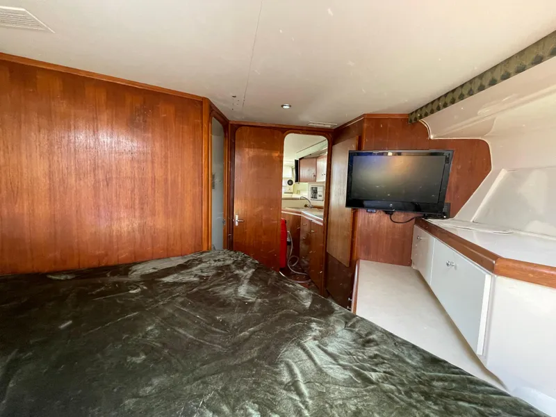 Slide: The Image of Carver 350 Mariner 1999 - 44