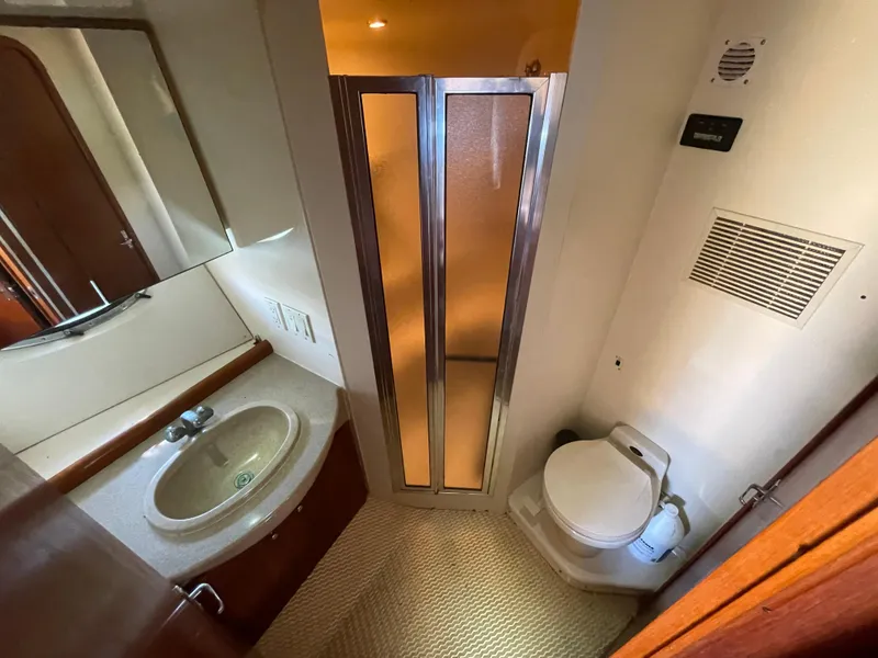 Slide: The Image of Carver 350 Mariner 1999 - 45