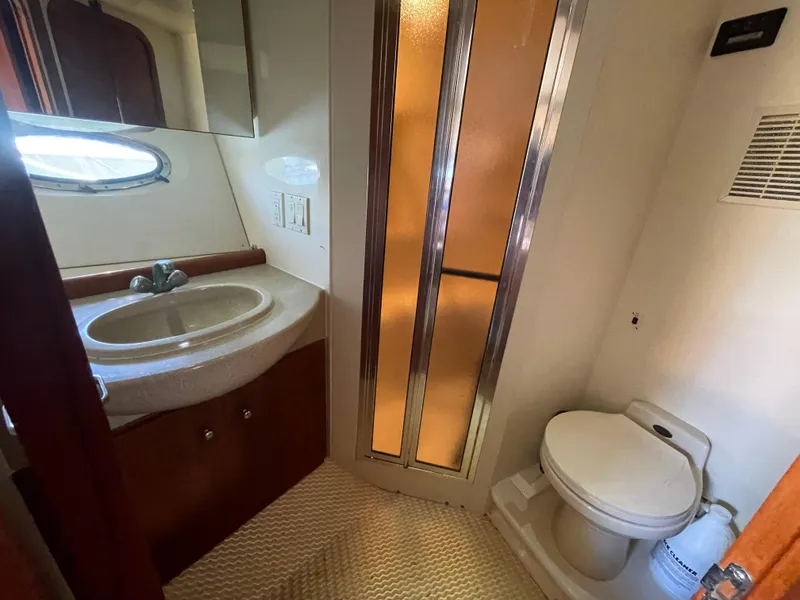 Slide: The Image of Carver 350 Mariner 1999 - 46