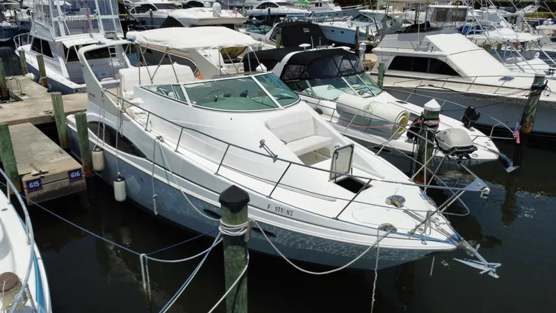 Slide: The Image of Carver 350 Mariner 1999 - 5