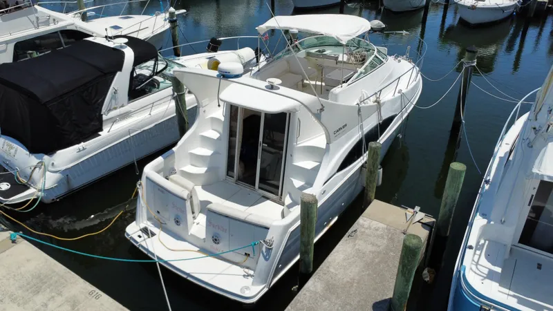 Slide: The Image of Carver 350 Mariner 1999 - 6