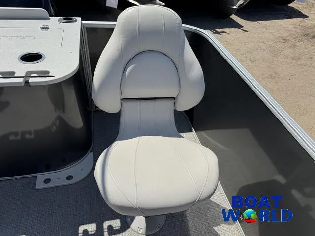 Slide: The Image of Sylvan 820 Party Fish Pontoon 2023 - 34