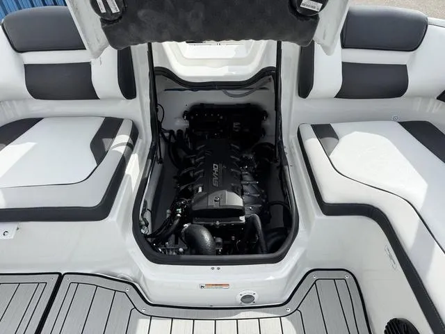 Slide: The Image of Yamaha 195S 2025 - 19