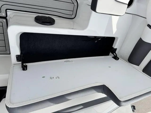 Slide: The Image of Yamaha 195S 2025 - 21