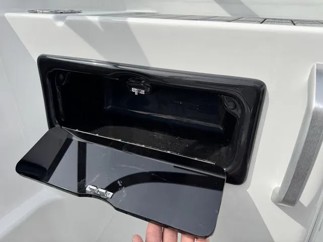 Slide: The Image of Yamaha 195S 2025 - 24