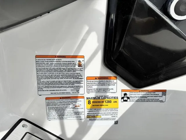 Slide: The Image of Yamaha 195S 2025 - 28