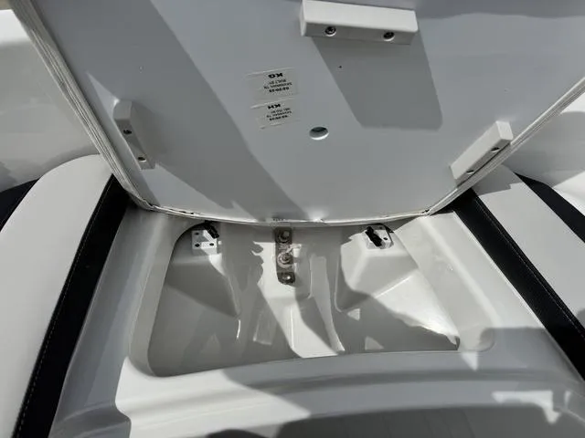 Slide: The Image of Yamaha 195S 2025 - 39