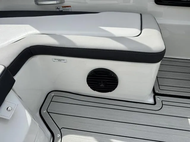 Slide: The Image of Yamaha 195S 2025 - 48