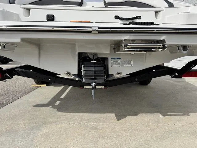 Slide: The Image of Yamaha 195S 2025 - 9