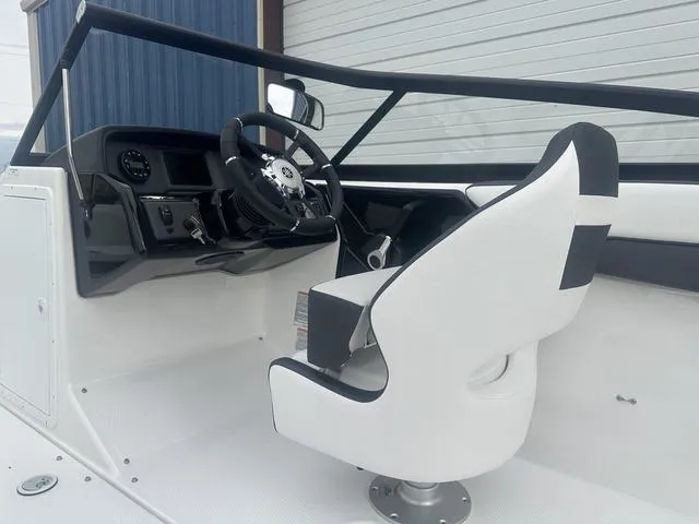 Slide: The Image of Yamaha AR195 2025 - 10