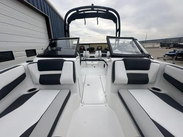 Slide: The Image of Yamaha AR195 2025 - 21