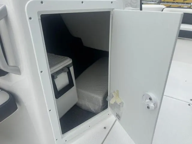 Slide: The Image of Yamaha AR195 2025 - 22