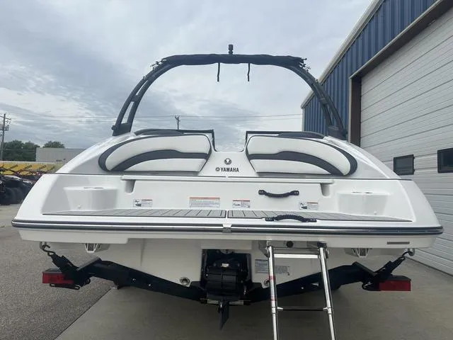 Slide: The Image of Yamaha AR195 2025 - 7