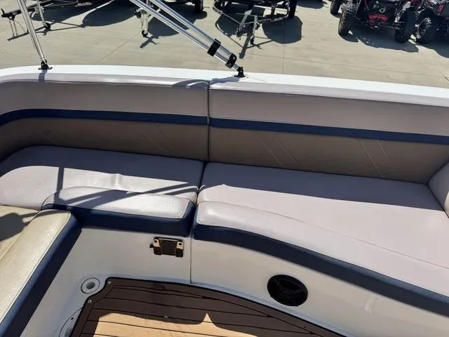 Slide: The Image of Hurricane SunDeck Sport 192 RL OB 2018 - 11