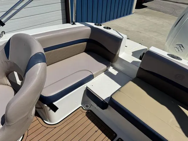 Slide: The Image of Hurricane SunDeck Sport 192 RL OB 2018 - 13